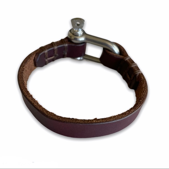 Leather bracelet with bolt closure - Picture 2 of 4